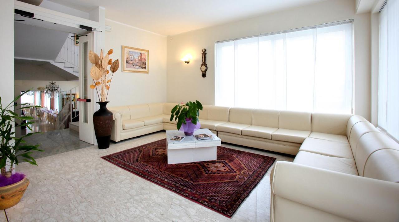 Hotel Torino Lido di Jesolo Kültér fotó