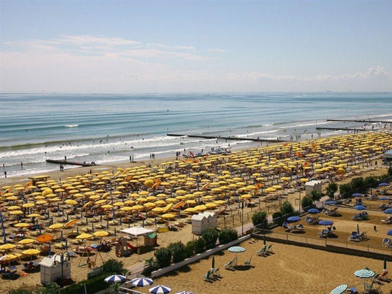 Hotel Torino Lido di Jesolo Kültér fotó